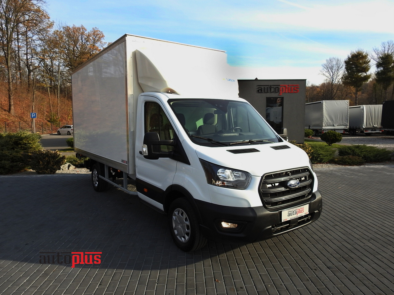 FORD TRANSIT BOX LIFT 8 PALLETS CRUISE CONTROL AIR CONDITIONING  130HP - Комбе фургон: слика 1 FORD TRANSIT BOX LIFT 8 PALLETS CRUISE CONTROL AIR CONDITIONING  130HP - Комбе фургон: слика 1