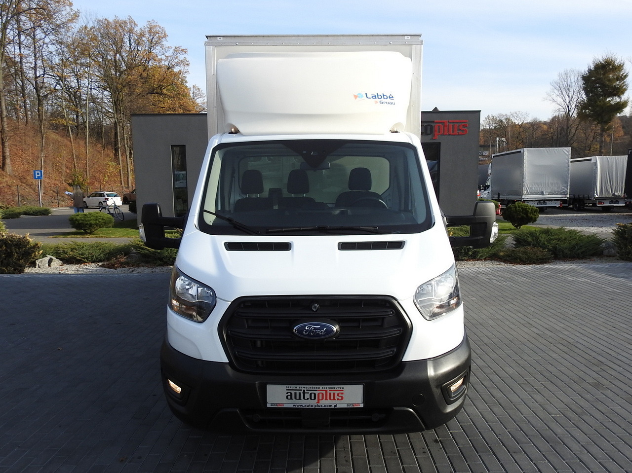 FORD TRANSIT BOX LIFT 8 PALLETS CRUISE CONTROL AIR CONDITIONING 130HP - Комбе ладилник: слика 5 FORD TRANSIT BOX LIFT 8 PALLETS CRUISE CONTROL AIR CONDITIONING 130HP - Комбе ладилник: слика 5