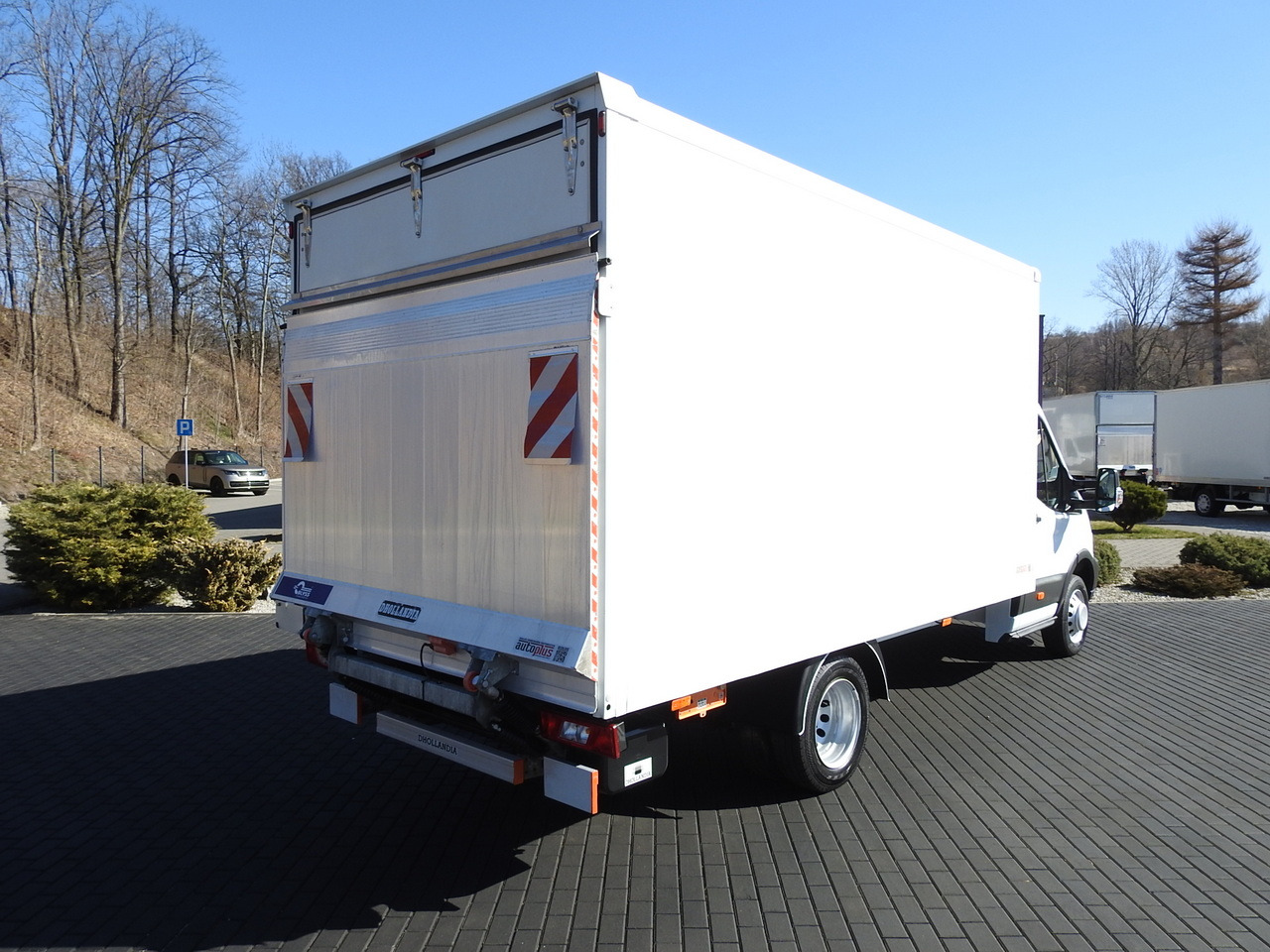 FORD TRANSIT BOX LIFT 8 PALLETS TWIN WHEELS AIR CONDITIONING 130HP - Комбе фургон: слика 3 FORD TRANSIT BOX LIFT 8 PALLETS TWIN WHEELS AIR CONDITIONING 130HP - Комбе фургон: слика 3