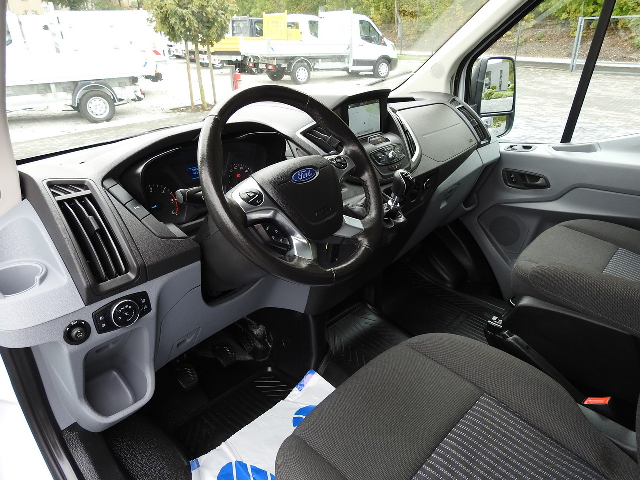 FORD TRANSIT REFRIGERATOR VAN 0*C HEATING FUNCTION POWER SUPPLY 230V CRUISE CONTROL NAVIGATION AIR CONDITIONING LED LIGHTS 130HP - Комбе ладилник: слика 2 FORD TRANSIT REFRIGERATOR VAN 0*C HEATING FUNCTION POWER SUPPLY 230V CRUISE CONTROL NAVIGATION AIR CONDITIONING LED LIGHTS 130HP - Комбе ладилник: слика 2