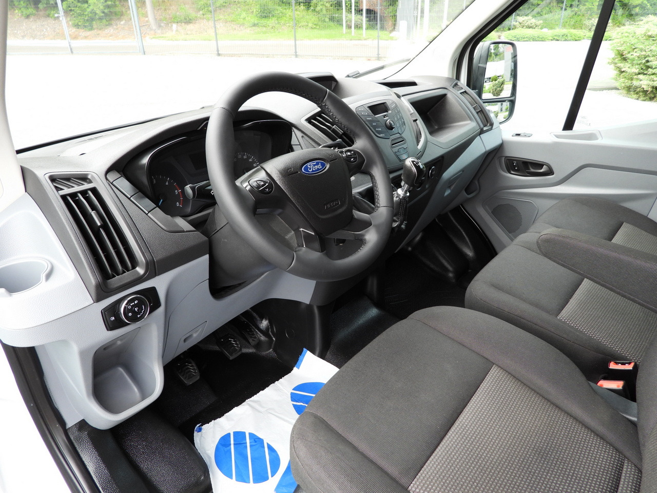 FORD TRANSIT REFRIGERATOR VAN 5*C AIR CONDITIONING 105HP - Комбе ладилник: слика 2 FORD TRANSIT REFRIGERATOR VAN 5*C AIR CONDITIONING 105HP - Комбе ладилник: слика 2