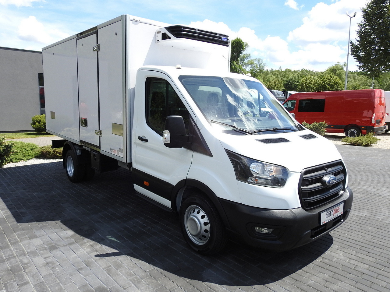 FORD TRANSIT REGRIGERATOR BOX 0*C POWER SUPPLY 230V CRUISE CONTROL AIR CONDITIONING TWIN WHEELS 170HP - Комбе ладилник: слика 4 FORD TRANSIT REGRIGERATOR BOX 0*C POWER SUPPLY 230V CRUISE CONTROL AIR CONDITIONING TWIN WHEELS 170HP - Комбе ладилник: слика 4