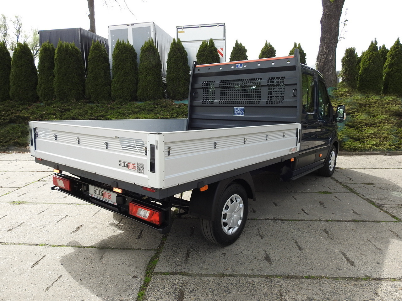 FORD TRANSIT STAKE BODY DOUBLE CABIN DOKA 7 SEATS CRUISE CONTROL AIR CONDITIONING LED LIGHTS 130HP - Комби со двојна кабина: слика 3 FORD TRANSIT STAKE BODY DOUBLE CABIN DOKA 7 SEATS CRUISE CONTROL AIR CONDITIONING LED LIGHTS 130HP - Комби со двојна кабина: слика 3