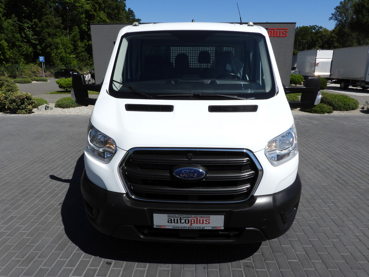 FORD TRANSIT STAKE BODY DOUBLE CABIN DOKA 7 SEATS TWIN WHEELS AIR CONDITIONING 130HP - Комбе со отворен сандак: слика 5 FORD TRANSIT STAKE BODY DOUBLE CABIN DOKA 7 SEATS TWIN WHEELS AIR CONDITIONING 130HP - Комбе со отворен сандак: слика 5