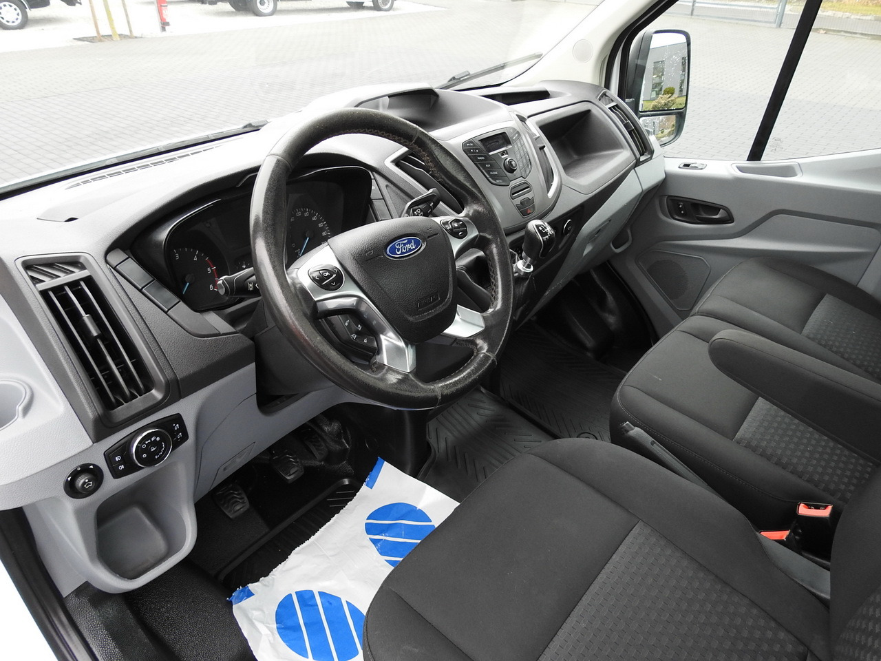 FORD TRANSIT TIPPER CRUISE CONTROL AIR CONDITIONING TWIN WHEELS 170HP - Комби кипер: слика 2 FORD TRANSIT TIPPER CRUISE CONTROL AIR CONDITIONING TWIN WHEELS 170HP - Комби кипер: слика 2