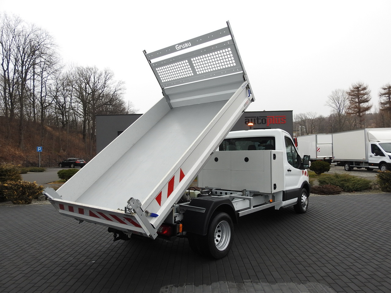 FORD TRANSIT TIPPER CRUISE CONTROL AIR CONDITIONING TWIN WHEELS 170HP - Комби кипер: слика 3 FORD TRANSIT TIPPER CRUISE CONTROL AIR CONDITIONING TWIN WHEELS 170HP - Комби кипер: слика 3