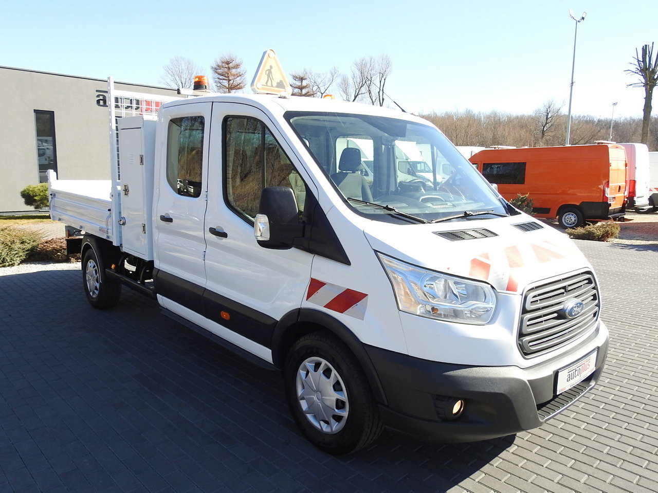 FORD TRANSIT TIPPER DOUBLE CABIN DOKA 6 SEATS CRUISE CONTROL AIR CONDITIONING 130HP - Комби кипер: слика 4 FORD TRANSIT TIPPER DOUBLE CABIN DOKA 6 SEATS CRUISE CONTROL AIR CONDITIONING 130HP - Комби кипер: слика 4