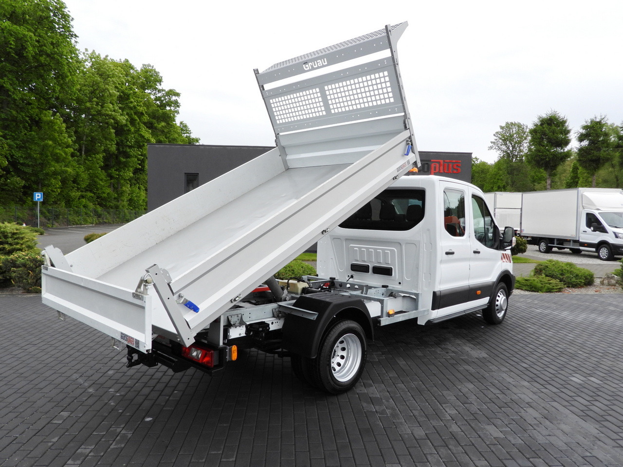 FORD TRANSIT TIPPER DOUBLE CABIN DOKA 6 SEATS CRUISE CONTROL AIR CONDITIONING TWIN WHEELS 170HP - Комби кипер: слика 3 FORD TRANSIT TIPPER DOUBLE CABIN DOKA 6 SEATS CRUISE CONTROL AIR CONDITIONING TWIN WHEELS 170HP - Комби кипер: слика 3