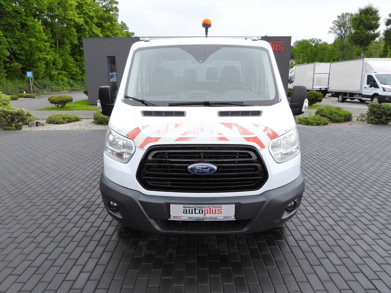 FORD TRANSIT TIPPER DOUBLE CABIN DOKA 6 SEATS CRUISE CONTROL AIR CONDITIONING TWIN WHEELS 170HP - Комби кипер: слика 5 FORD TRANSIT TIPPER DOUBLE CABIN DOKA 6 SEATS CRUISE CONTROL AIR CONDITIONING TWIN WHEELS 170HP - Комби кипер: слика 5