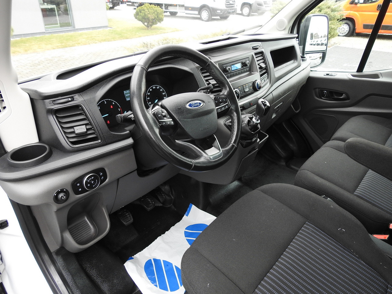 FORD TRANSIT TIPPER LED LIGHTS TWIN WHEELS AIR CONDITIONING 130HP - Комби кипер: слика 2 FORD TRANSIT TIPPER LED LIGHTS TWIN WHEELS AIR CONDITIONING 130HP - Комби кипер: слика 2