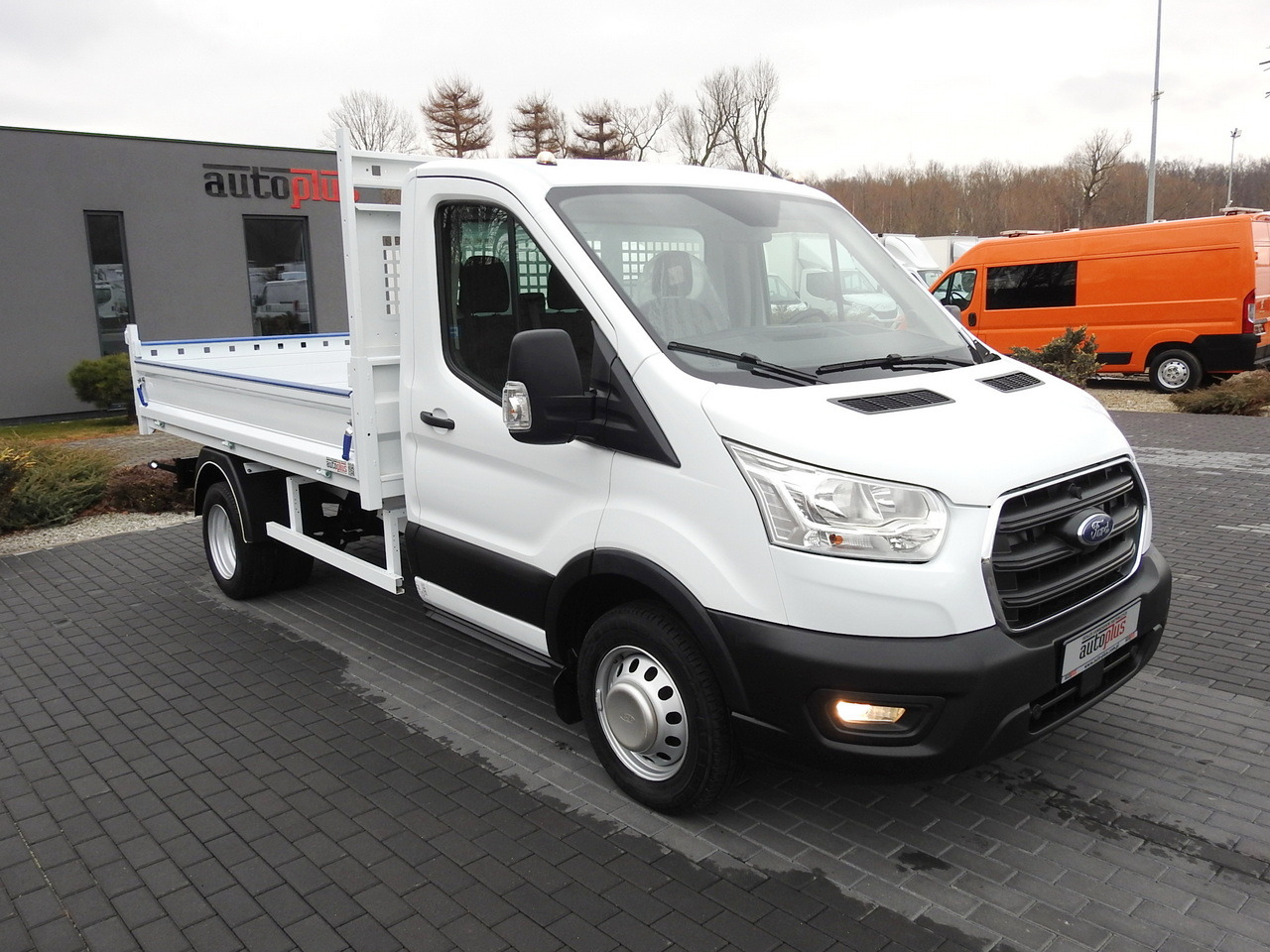 FORD TRANSIT TIPPER LED LIGHTS TWIN WHEELS AIR CONDITIONING 130HP - Комби кипер: слика 4 FORD TRANSIT TIPPER LED LIGHTS TWIN WHEELS AIR CONDITIONING 130HP - Комби кипер: слика 4