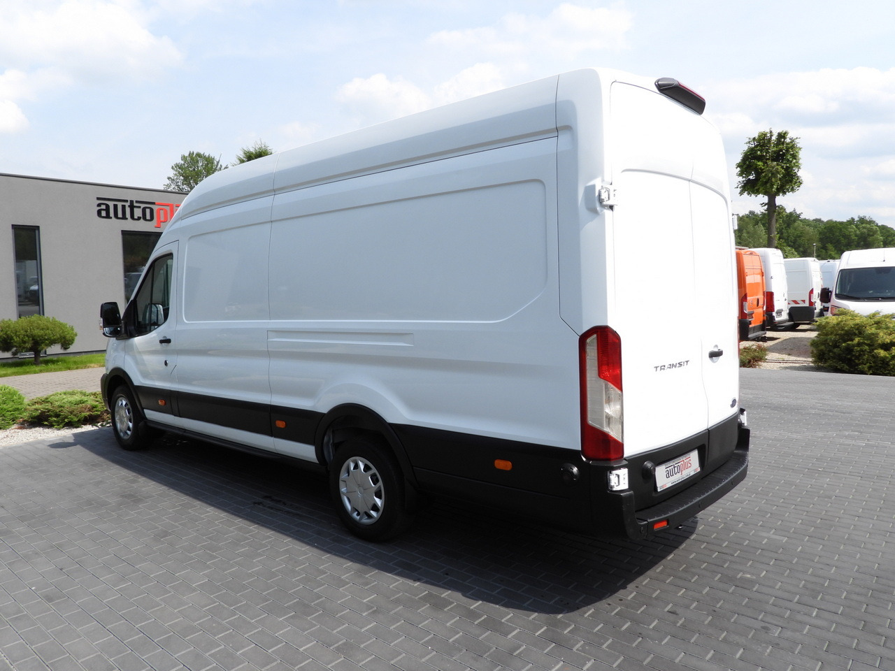 Товарно комбе FORD TRANSIT  VAN CRUISE CONTROL LED LIGHTS AIR CONDITIONING  130HP: слика 10