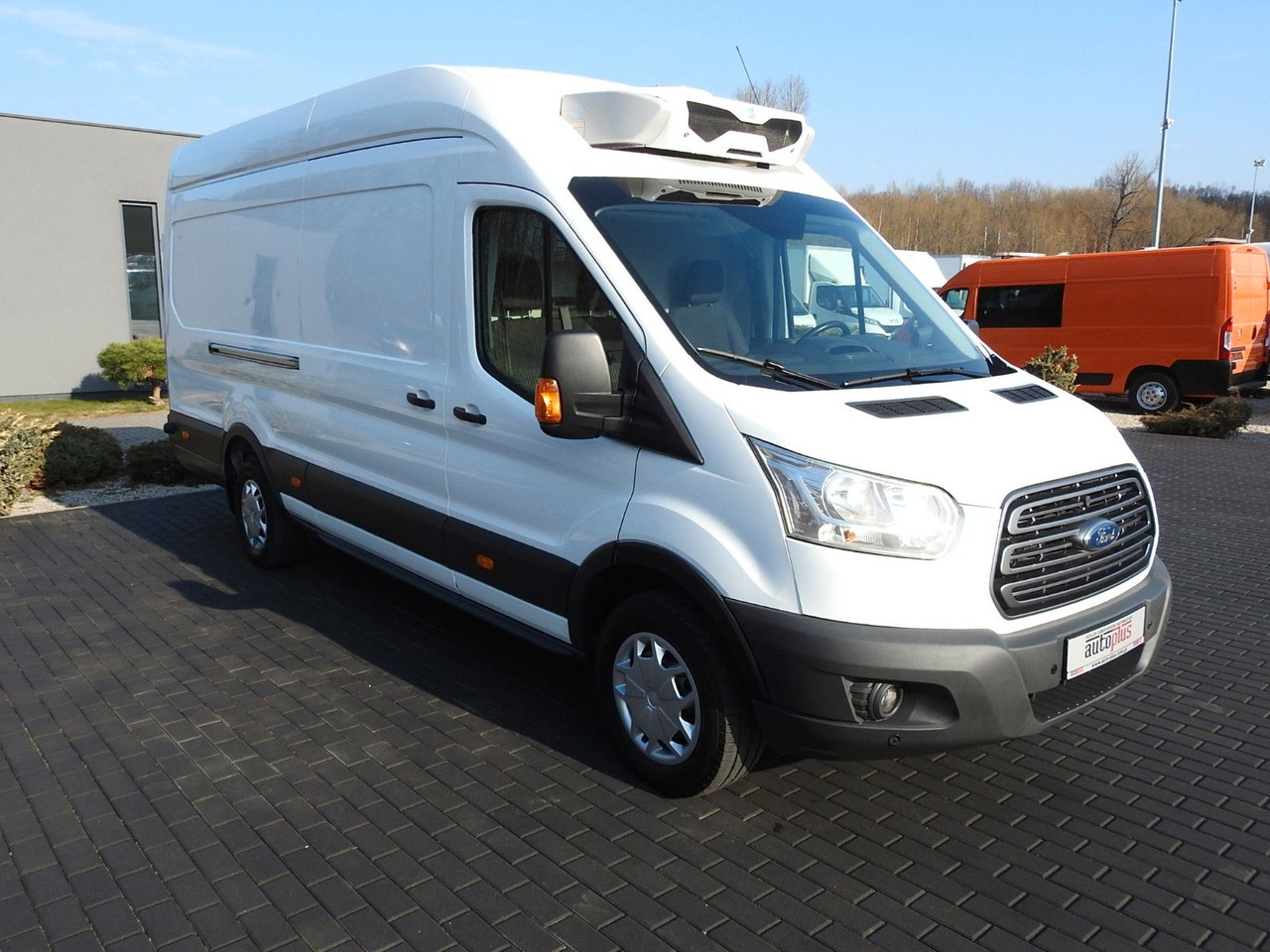Ford TRANSIT KÜHLKASTENWAGEN 0*C HEIZFUNKTION TEMP. - Комбе ладилник: слика 4 Ford TRANSIT KÜHLKASTENWAGEN 0*C HEIZFUNKTION TEMP. - Комбе ладилник: слика 4