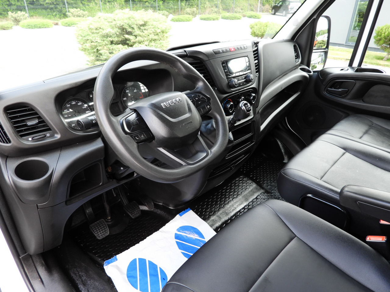 IVECO DAILY 35C14 CRUISE CONTROL TWIN WHEELS AIR CONDITIONING  140HP - Комби кипер: слика 2 IVECO DAILY 35C14 CRUISE CONTROL TWIN WHEELS AIR CONDITIONING  140HP - Комби кипер: слика 2