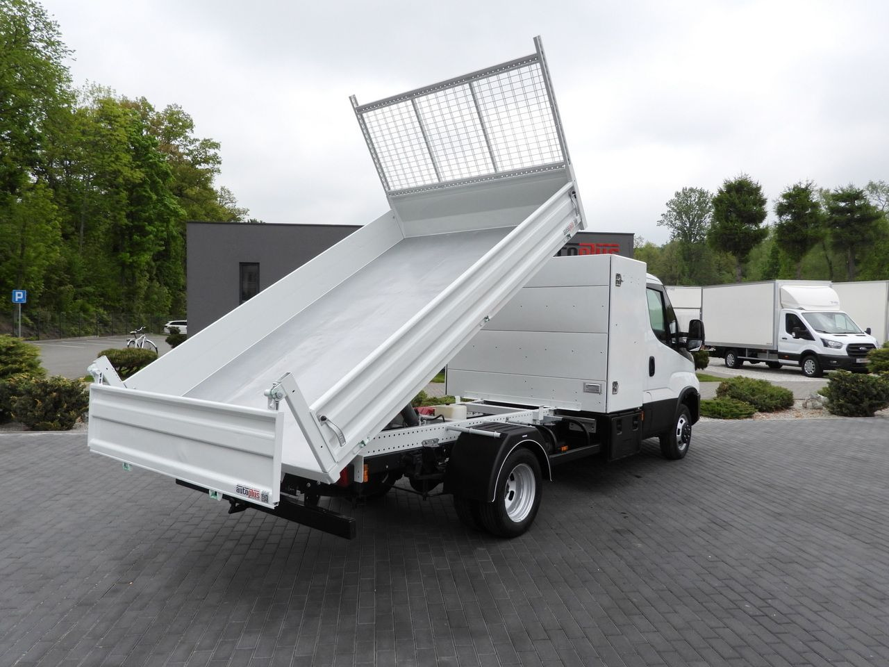 IVECO DAILY 35C14 TIPPER CRUISE CONTROL TWIN WHEELS 140HP - Комби кипер: слика 3 IVECO DAILY 35C14 TIPPER CRUISE CONTROL TWIN WHEELS 140HP - Комби кипер: слика 3