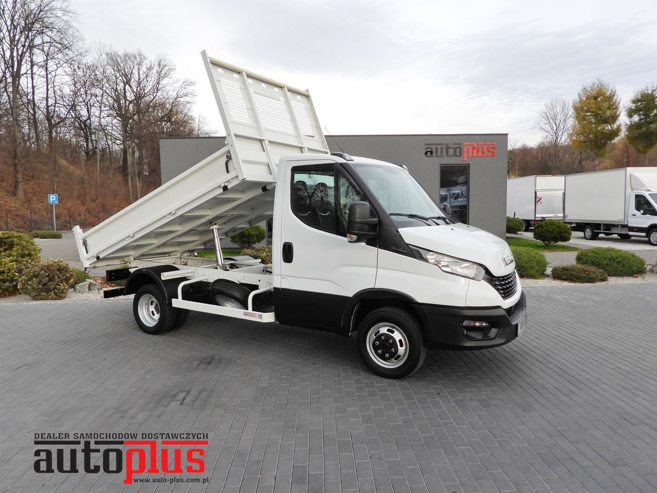 IVECO DAILY 35C14 TIPPER CRUISE CONTROL TWIN WHEELS AIR CONDITIONING 140HP - Комби кипер: слика 1 IVECO DAILY 35C14 TIPPER CRUISE CONTROL TWIN WHEELS AIR CONDITIONING 140HP - Комби кипер: слика 1