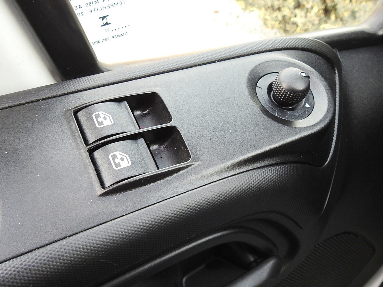 Комбе фургон IVECO DAILY 35C16 BOX LIFT 8 PALLETS CRUISE CONTROL TWIN WHEELS AIR CONDITIONING 160HP: слика 26 Комбе фургон IVECO DAILY 35C16 BOX LIFT 8 PALLETS CRUISE CONTROL TWIN WHEELS AIR CONDITIONING 160HP: слика 26