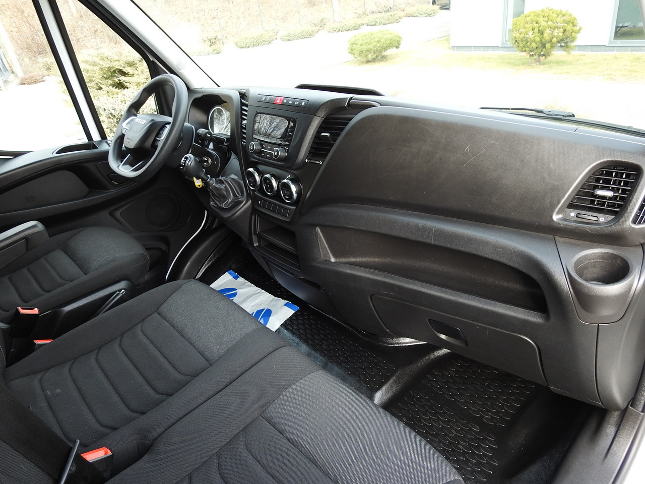 Комбе фургон IVECO DAILY 35C16 BOX LIFT 8 PALLETS CRUISE CONTROL TWIN WHEELS AIR CONDITIONING 160HP: слика 38 Комбе фургон IVECO DAILY 35C16 BOX LIFT 8 PALLETS CRUISE CONTROL TWIN WHEELS AIR CONDITIONING 160HP: слика 38