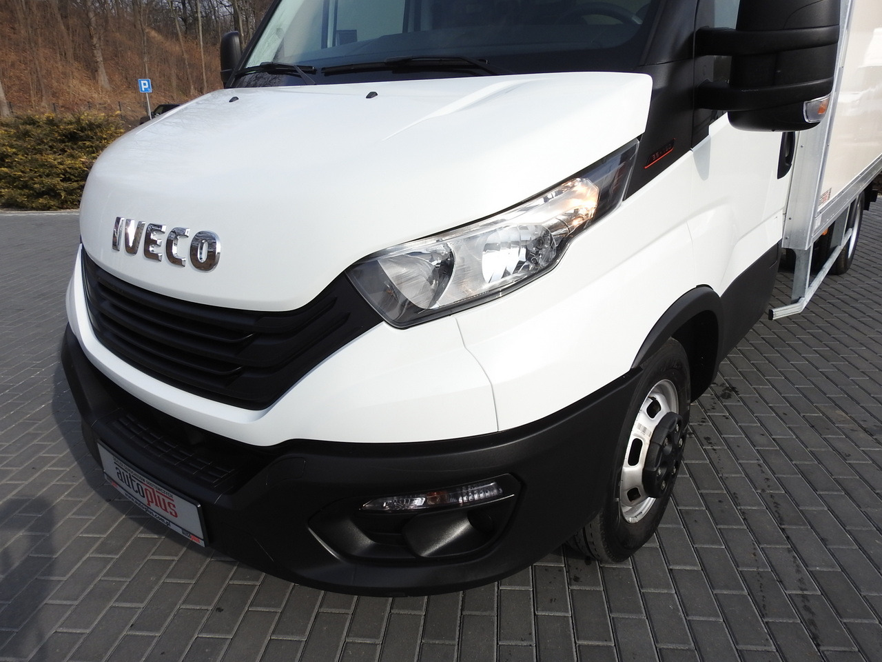 Комбе фургон IVECO DAILY 35C16 BOX LIFT 8 PALLETS CRUISE CONTROL TWIN WHEELS AIR CONDITIONING 160HP: слика 19 Комбе фургон IVECO DAILY 35C16 BOX LIFT 8 PALLETS CRUISE CONTROL TWIN WHEELS AIR CONDITIONING 160HP: слика 19