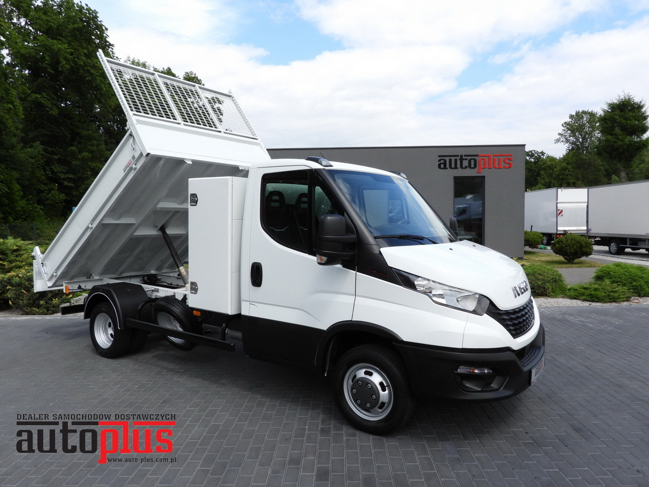 IVECO DAILY 35C16 TIPPER CRUISE CONTROL TWIN WHEELS AIR CONDITIONING 160HP - Комби кипер: слика 1 IVECO DAILY 35C16 TIPPER CRUISE CONTROL TWIN WHEELS AIR CONDITIONING 160HP - Комби кипер: слика 1
