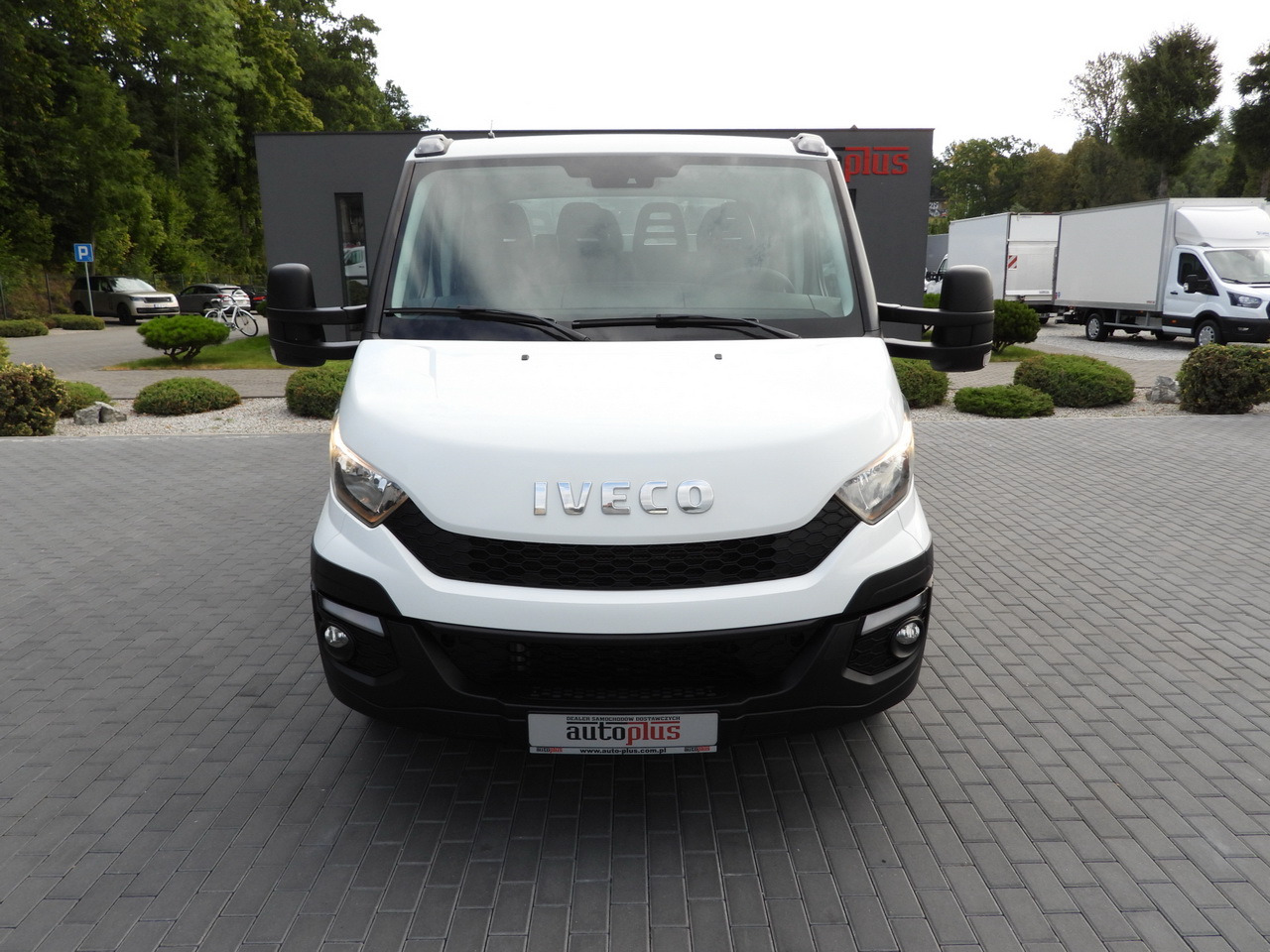 IVECO DAILY 35C17 STAKE BODY DOUBLE CABIN DOKA 7 SEATS CRUISE CONTROL TWIN WHEELS AIR CONDITIONING 170HP - Комбе со отворен сандак: слика 5 IVECO DAILY 35C17 STAKE BODY DOUBLE CABIN DOKA 7 SEATS CRUISE CONTROL TWIN WHEELS AIR CONDITIONING 170HP - Комбе со отворен сандак: слика 5