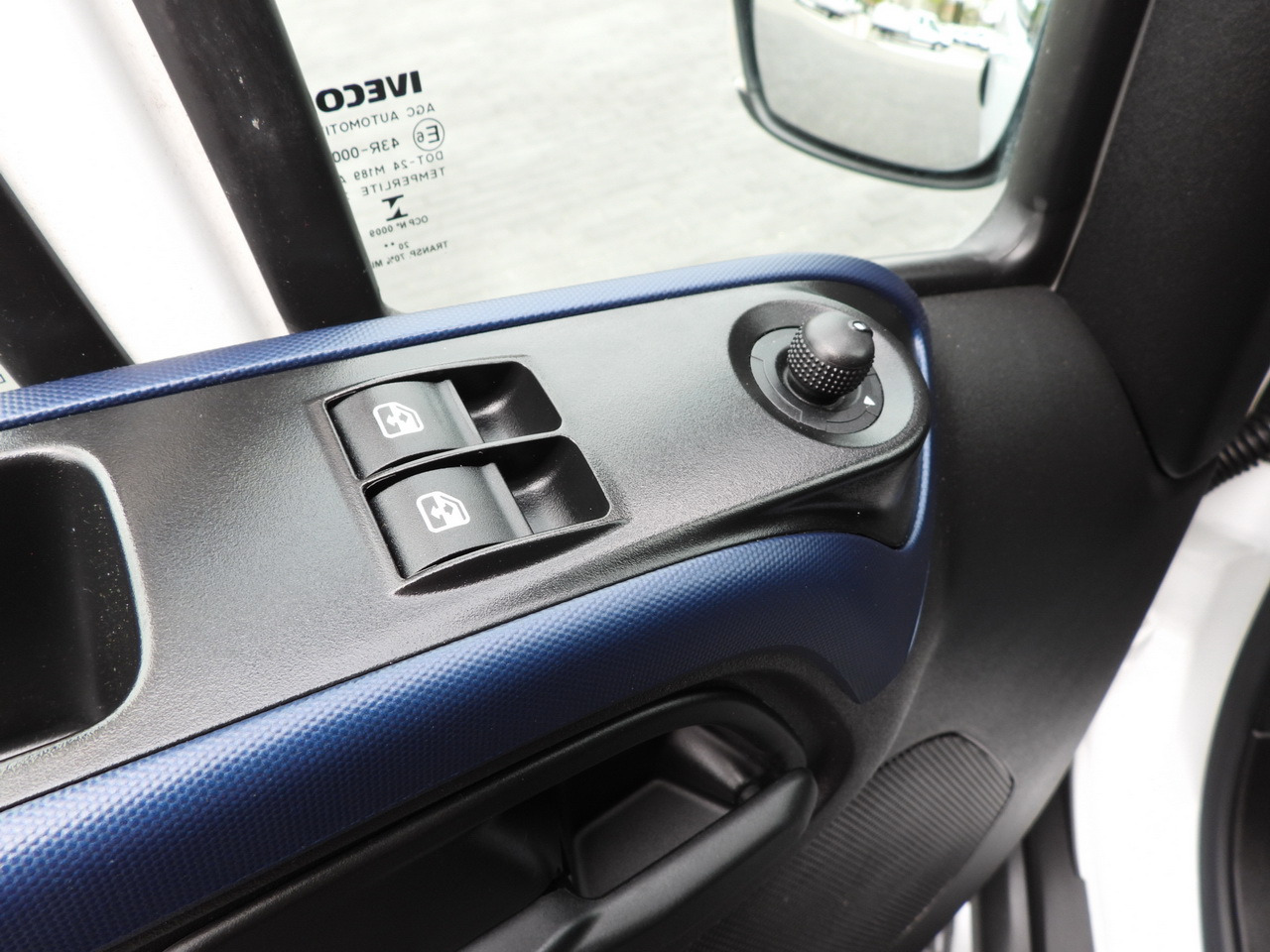 Комбе ладилник IVECO DAILY 35S14 REFRIGERATOR VAN 0*C POWER SUPPLY 230V CRUISE CONTROL AUTOMATIC TRANSMISSION HI-MATIC AIR CONDITIONING  140HP: слика 36