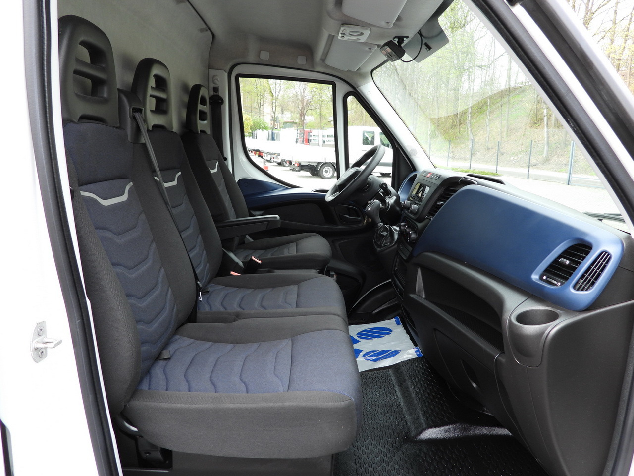 Комбе ладилник IVECO DAILY 35S14 REFRIGERATOR VAN 0*C POWER SUPPLY 230V CRUISE CONTROL AUTOMATIC TRANSMISSION HI-MATIC AIR CONDITIONING  140HP: слика 46