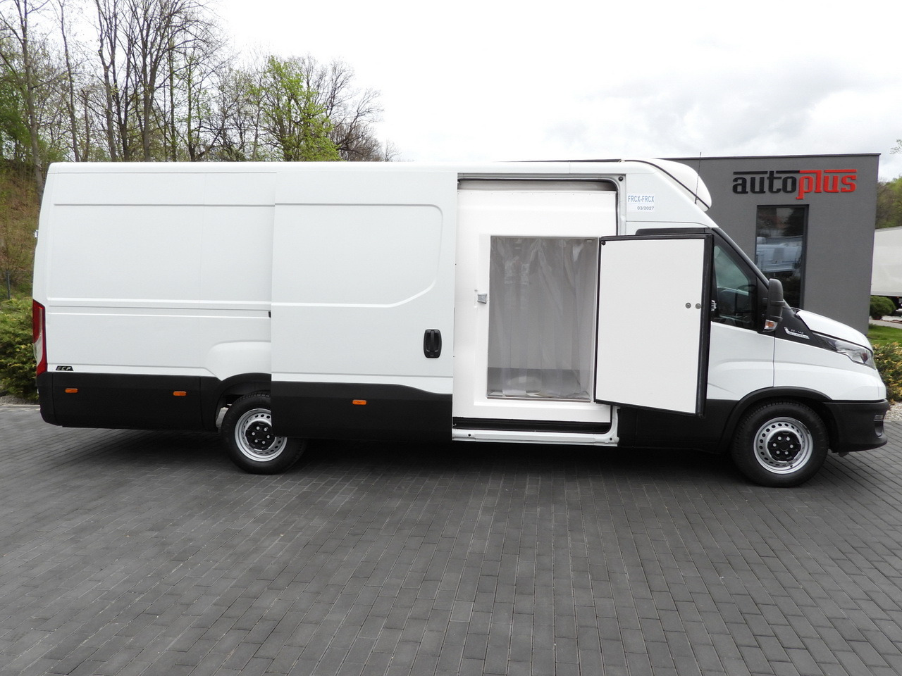 Комбе ладилник IVECO DAILY 35S14 REFRIGERATOR VAN 0*C POWER SUPPLY 230V CRUISE CONTROL AUTOMATIC TRANSMISSION HI-MATIC AIR CONDITIONING  140HP: слика 8