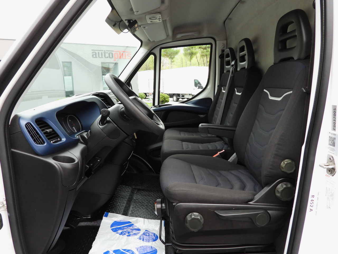 Комбе ладилник IVECO DAILY 35S14 REFRIGERATOR VAN 0*C POWER SUPPLY 230V CRUISE CONTROL AUTOMATIC TRANSMISSION HI-MATIC AIR CONDITIONING  140HP: слика 34