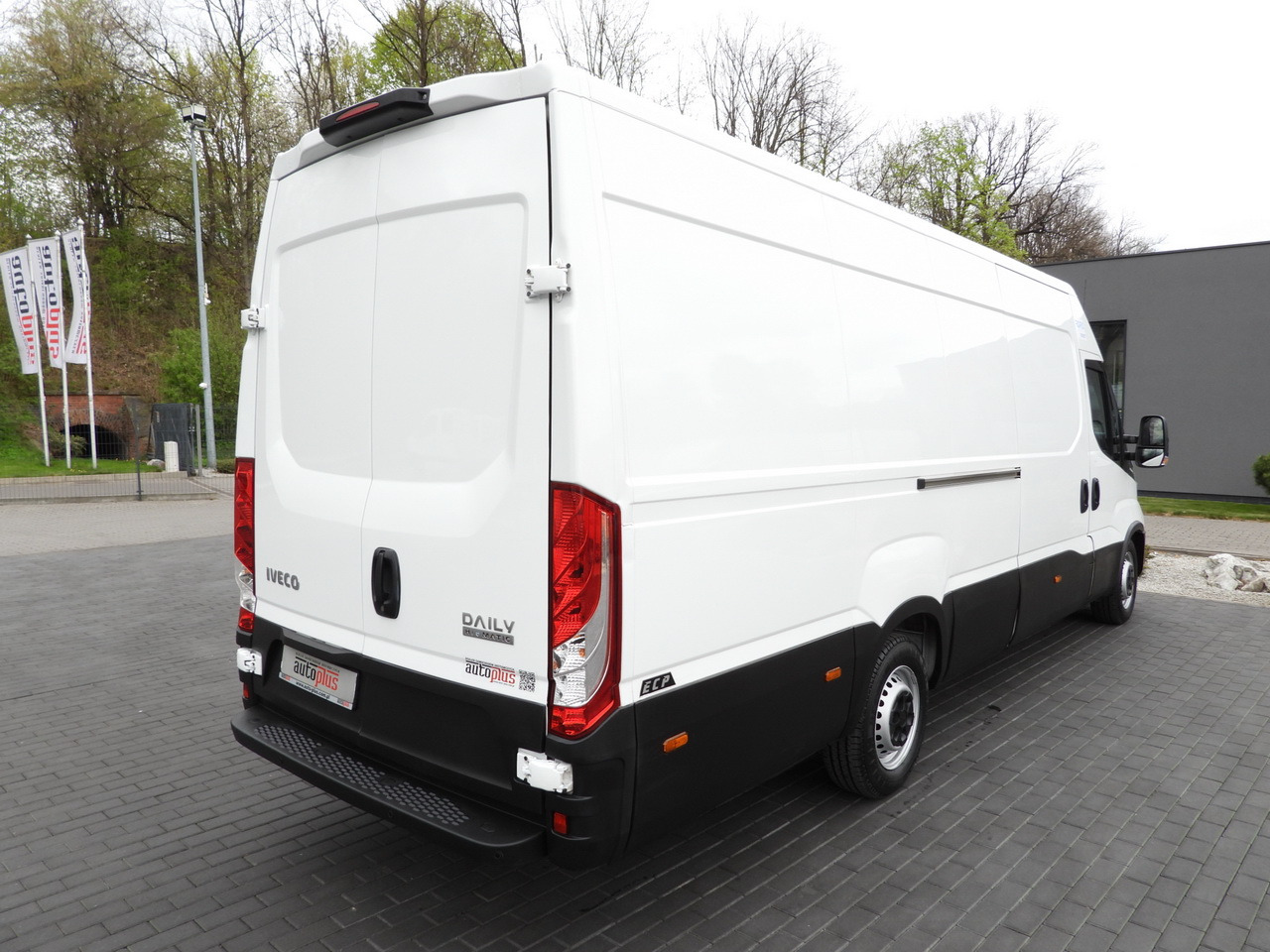 Комбе ладилник IVECO DAILY 35S14 REFRIGERATOR VAN 0*C POWER SUPPLY 230V CRUISE CONTROL AUTOMATIC TRANSMISSION HI-MATIC AIR CONDITIONING  140HP: слика 14