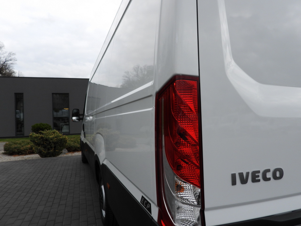 Комбе ладилник IVECO DAILY 35S14 REFRIGERATOR VAN 0*C POWER SUPPLY 230V CRUISE CONTROL AUTOMATIC TRANSMISSION HI-MATIC AIR CONDITIONING  140HP: слика 23