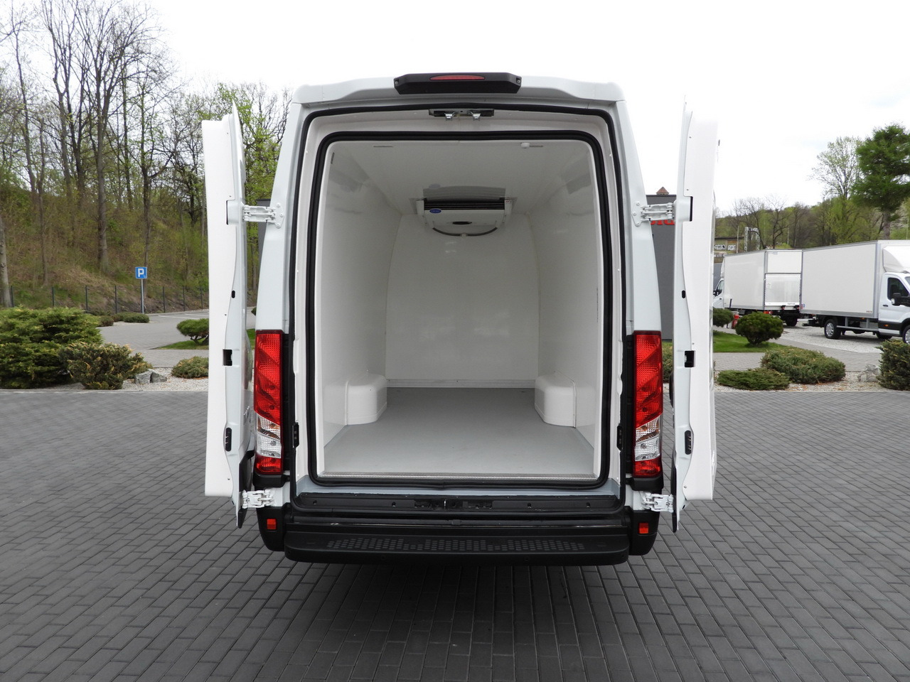 Комбе ладилник IVECO DAILY 35S14 REFRIGERATOR VAN 0*C POWER SUPPLY 230V CRUISE CONTROL AUTOMATIC TRANSMISSION HI-MATIC AIR CONDITIONING  140HP: слика 16