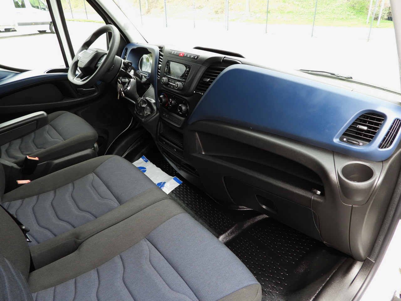 Комбе ладилник IVECO DAILY 35S14 REFRIGERATOR VAN 0*C POWER SUPPLY 230V CRUISE CONTROL AUTOMATIC TRANSMISSION HI-MATIC AIR CONDITIONING  140HP: слика 48