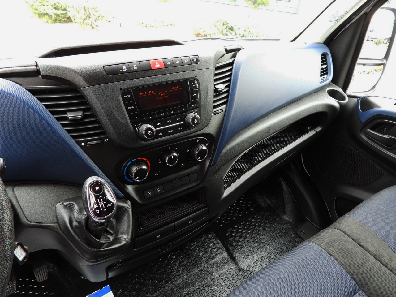 Комбе ладилник IVECO DAILY 35S14 REFRIGERATOR VAN 0*C POWER SUPPLY 230V CRUISE CONTROL AUTOMATIC TRANSMISSION HI-MATIC AIR CONDITIONING  140HP: слика 40