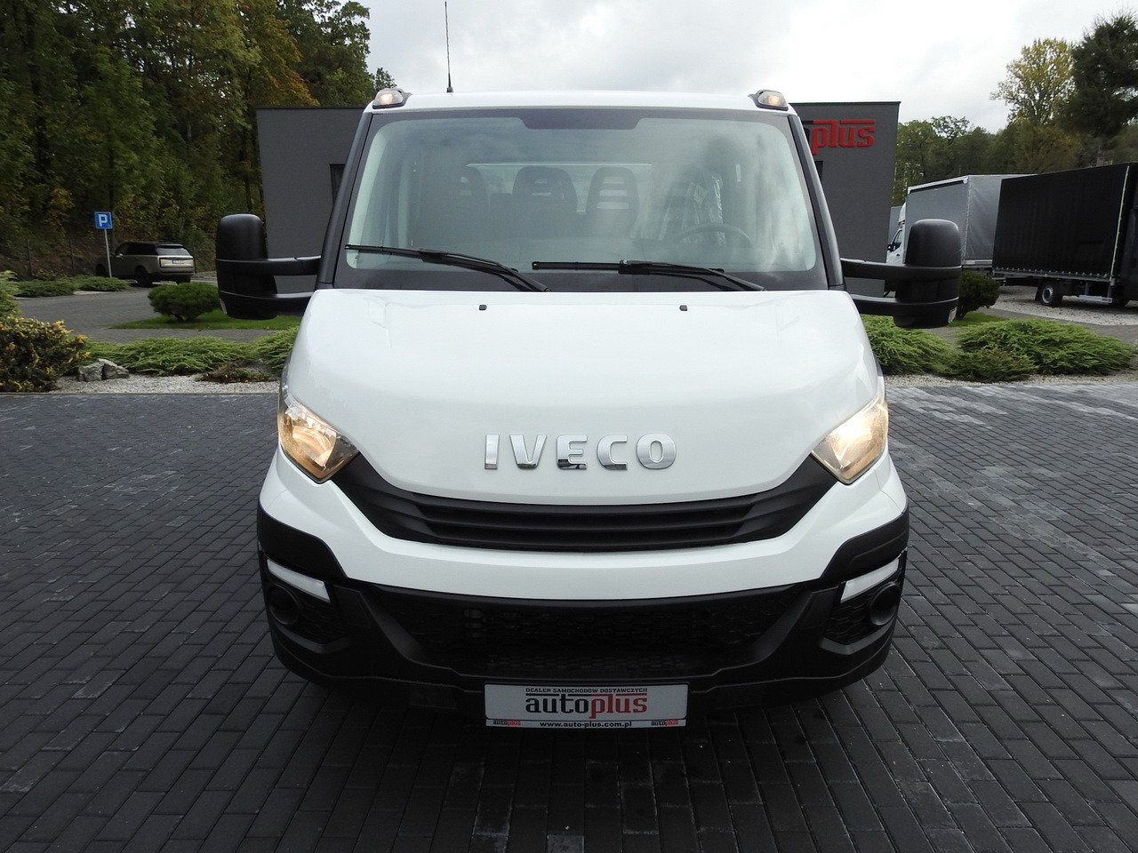 IVECO DAILY 35S15 STAKE BODY DOUBLE CABIN DOKA 7 SEATS AIR CONDITIONING 150HP - Комбе со отворен сандак: слика 5 IVECO DAILY 35S15 STAKE BODY DOUBLE CABIN DOKA 7 SEATS AIR CONDITIONING 150HP - Комбе со отворен сандак: слика 5