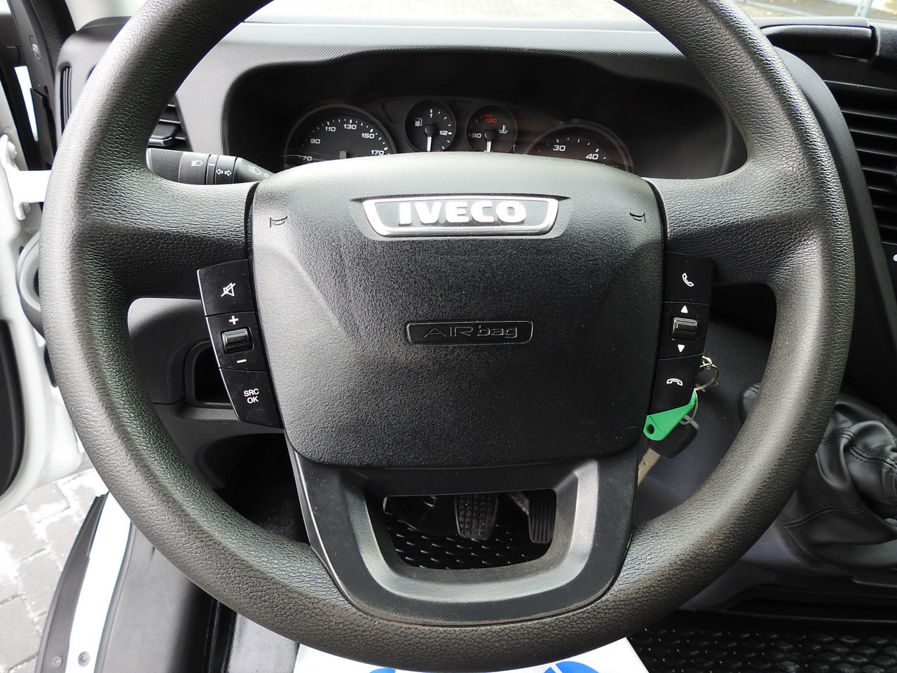 Комби со двојна кабина IVECO DAILY 35S15 STAKE BODY DOUBLE CABIN DOKA 7 SEATS AIR CONDITIONING  150HP: слика 28