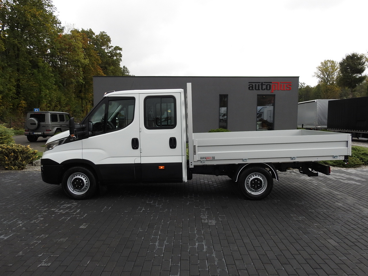 Комби со двојна кабина IVECO DAILY 35S15 STAKE BODY DOUBLE CABIN DOKA 7 SEATS AIR CONDITIONING  150HP: слика 8