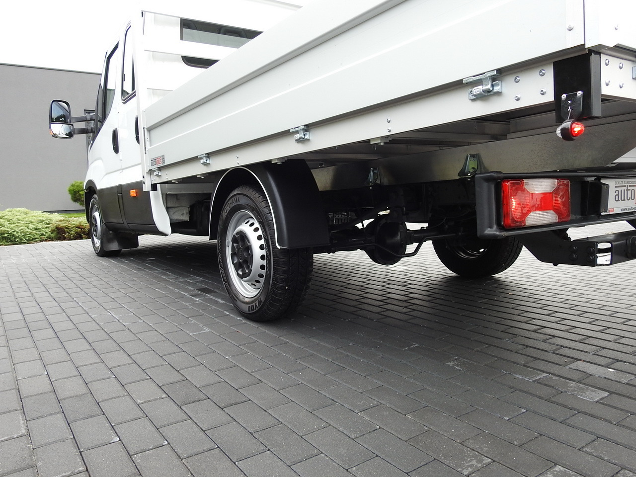 Комби со двојна кабина IVECO DAILY 35S15 STAKE BODY DOUBLE CABIN DOKA 7 SEATS AIR CONDITIONING  150HP: слика 15