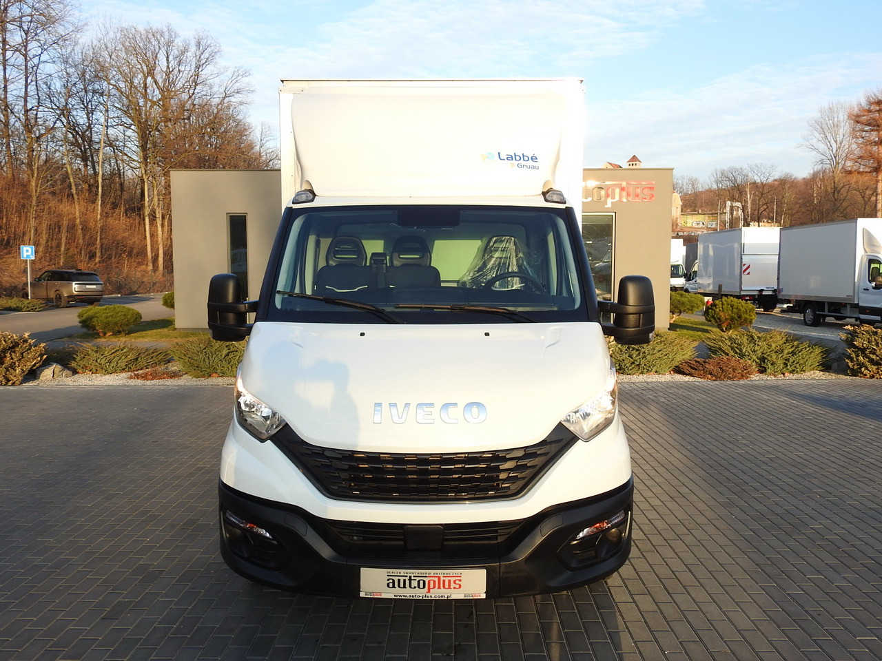 IVECO DAILY 35S16 BOX LIFT 8 PALLETS CRUISE CONTROL AIR CONDITIONING TWIN WHEELS 160HP - Комбе фургон: слика 5 IVECO DAILY 35S16 BOX LIFT 8 PALLETS CRUISE CONTROL AIR CONDITIONING TWIN WHEELS 160HP - Комбе фургон: слика 5