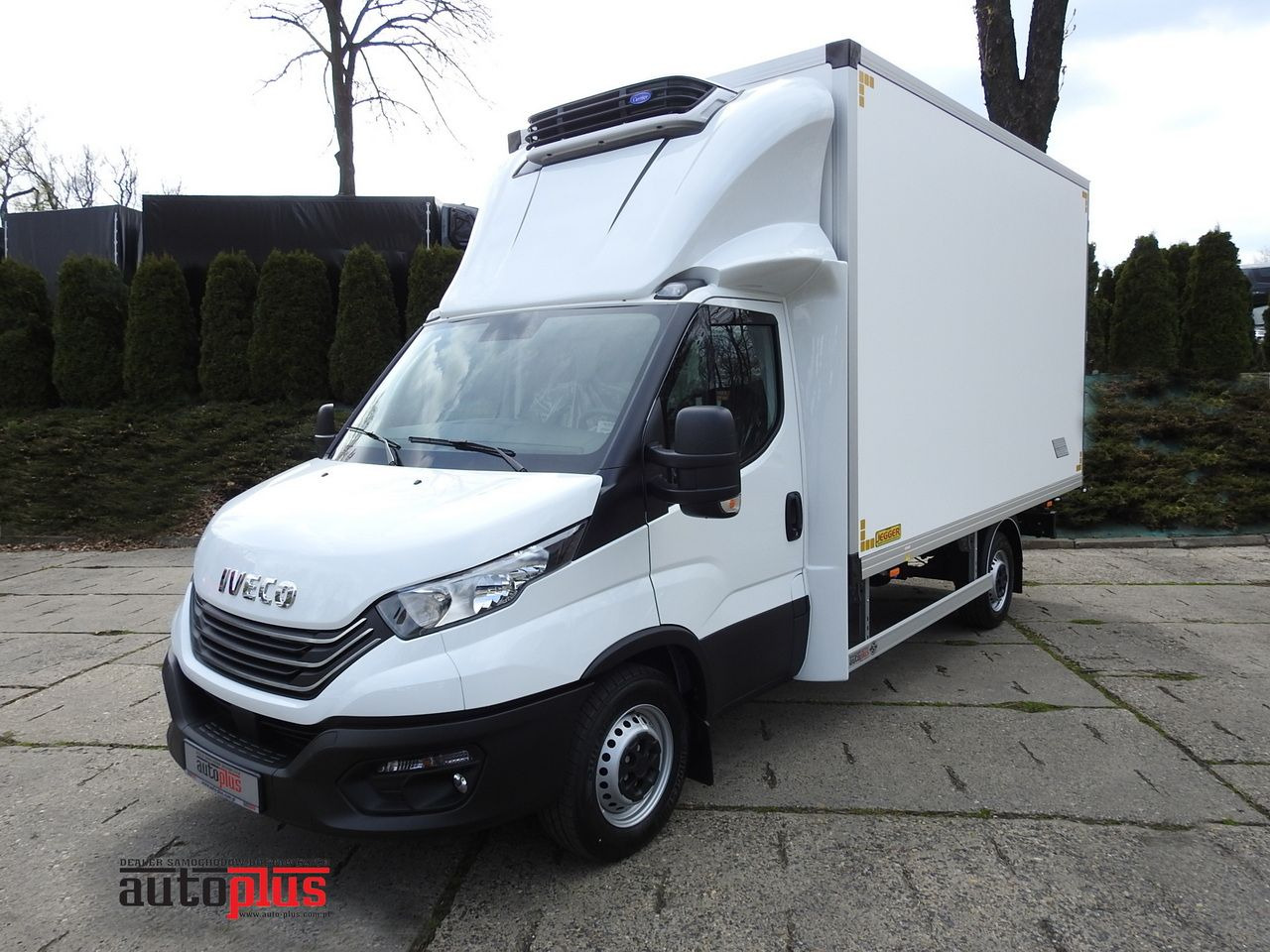 IVECO DAILY 35S16 NEW REGRIGERATOR BOX -10*C 8 PALLETS HEATING FUNCTION POWER SUPPLY 230V CRUISE CONTROL AIR CONDITIONING 160HP - Комбе ладилник: слика 1 IVECO DAILY 35S16 NEW REGRIGERATOR BOX -10*C 8 PALLETS HEATING FUNCTION POWER SUPPLY 230V CRUISE CONTROL AIR CONDITIONING 160HP - Комбе ладилник: слика 1