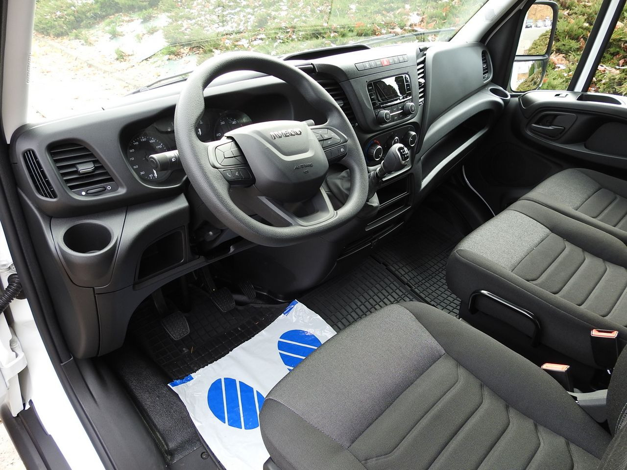 IVECO DAILY 35S16 NEW TARPAULIN LIFT 8 PALLETS CRUISE CONTROL AIR CONDITIONING 160HP - Комбе со церада: слика 2 IVECO DAILY 35S16 NEW TARPAULIN LIFT 8 PALLETS CRUISE CONTROL AIR CONDITIONING 160HP - Комбе со церада: слика 2