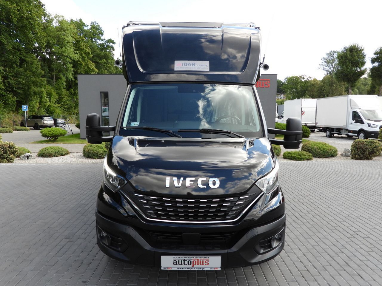 IVECO DAILY 35S18 BOX LIFT 8 PALLETS WEBASTO CRUISE CONTROL NAVIGATION LED LIGHTS PNEUMATICS AIR CONDITIONING 180HP - Комбе фургон: слика 5 IVECO DAILY 35S18 BOX LIFT 8 PALLETS WEBASTO CRUISE CONTROL NAVIGATION LED LIGHTS PNEUMATICS AIR CONDITIONING 180HP - Комбе фургон: слика 5