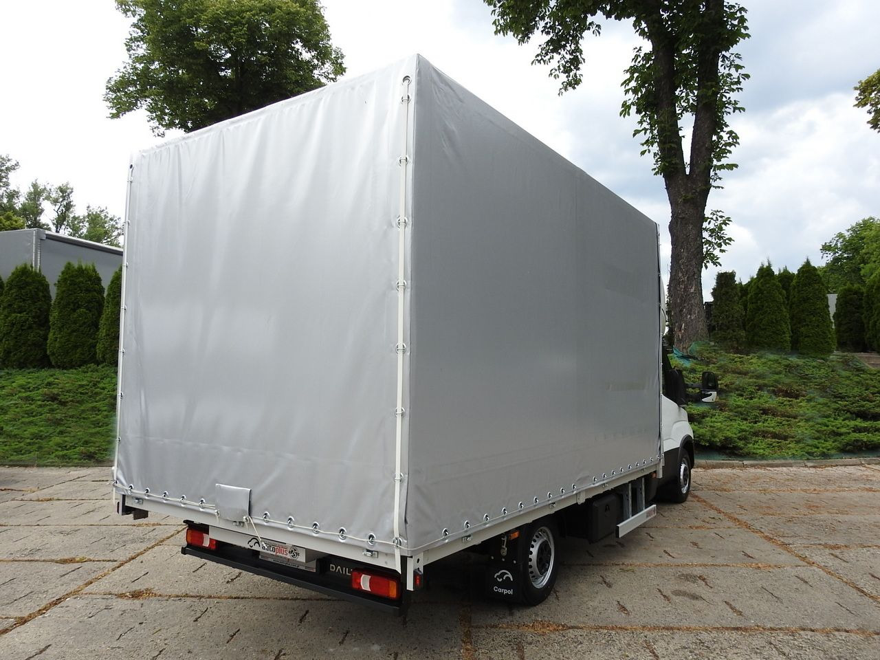 IVECO DAILY 35S18 NEW TARPAULIN WEBASTO CRUISE CONTROL AIR CONDITIONING 180HP - Комбе со церада: слика 3 IVECO DAILY 35S18 NEW TARPAULIN WEBASTO CRUISE CONTROL AIR CONDITIONING 180HP - Комбе со церада: слика 3