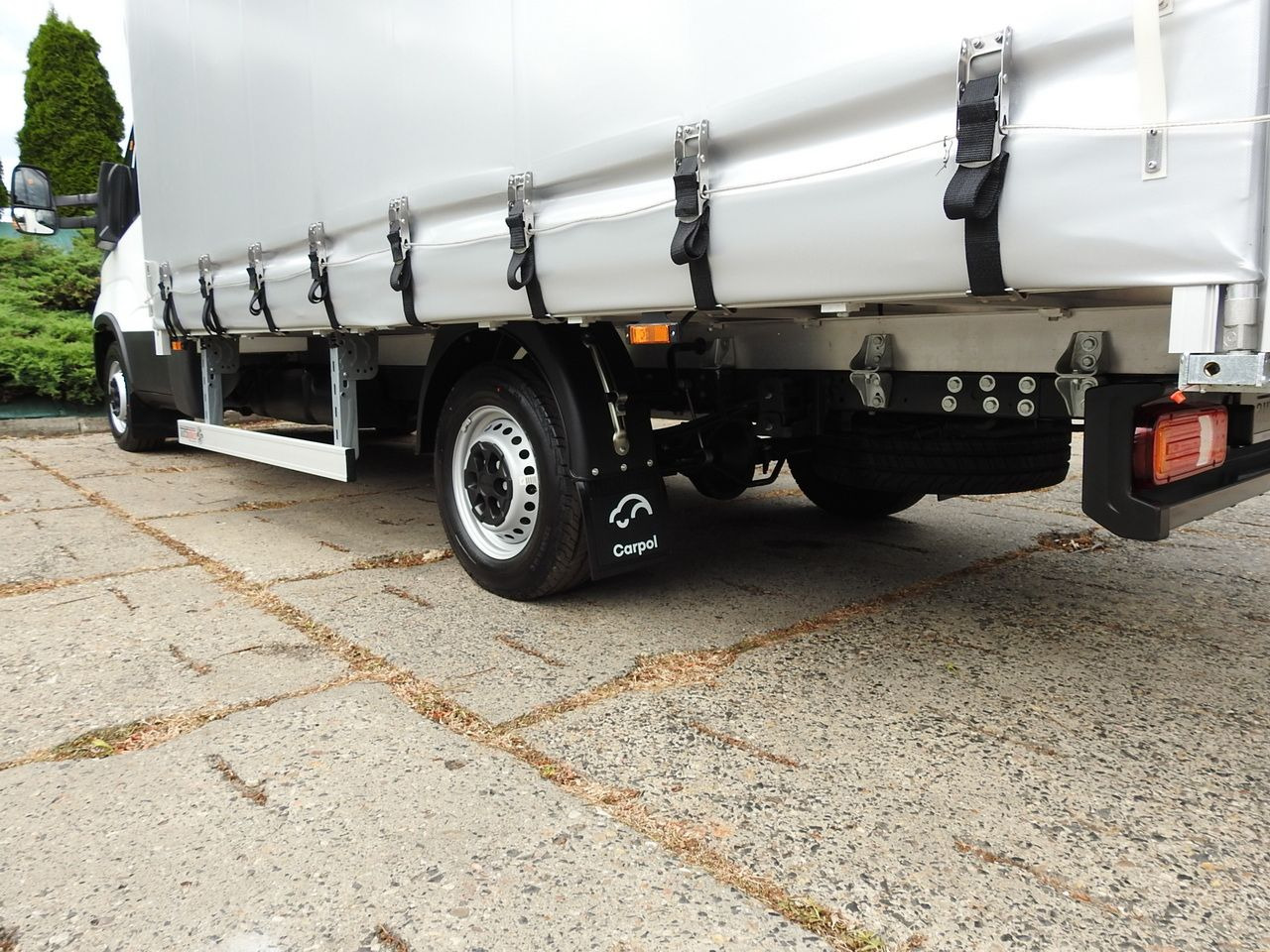 Нов Комбе со церада IVECO DAILY 35S18 NEW TARPAULIN WEBASTO CRUISE CONTROL AIR CONDITIONING 180HP: слика 16