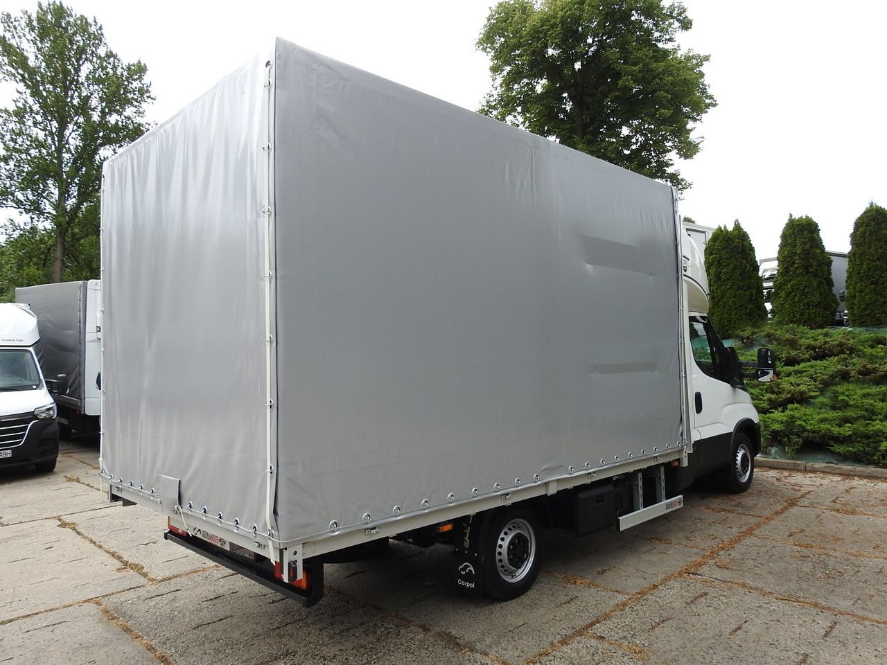 Нов Комбе со церада IVECO DAILY 35S18 NEW TARPAULIN WEBASTO CRUISE CONTROL AIR CONDITIONING 180HP: слика 13