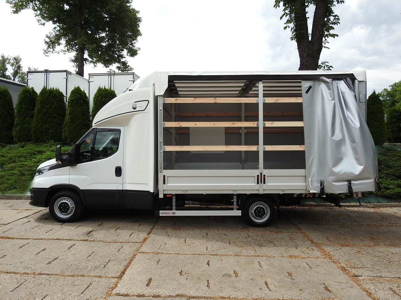 Нов Комбе со церада IVECO DAILY 35S18 NEW TARPAULIN WEBASTO CRUISE CONTROL AIR CONDITIONING 180HP: слика 8