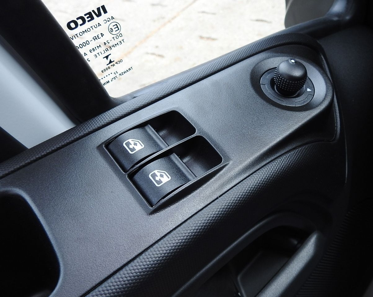 Нов Комбе со церада IVECO DAILY 35S18 NEW TARPAULIN WEBASTO CRUISE CONTROL AIR CONDITIONING 180HP: слика 30