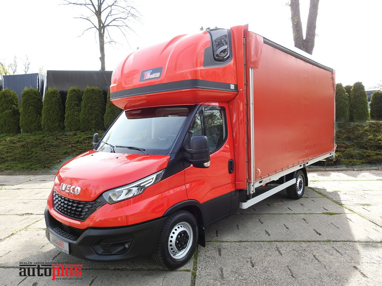 IVECO DAILY 35S18 TARPAULIN 10 PALLETS WEBASTO CRUISE CONTROL LED LIGHTS AIR CONDITIONING 180HP - Комбе со церада: слика 1 IVECO DAILY 35S18 TARPAULIN 10 PALLETS WEBASTO CRUISE CONTROL LED LIGHTS AIR CONDITIONING 180HP - Комбе со церада: слика 1