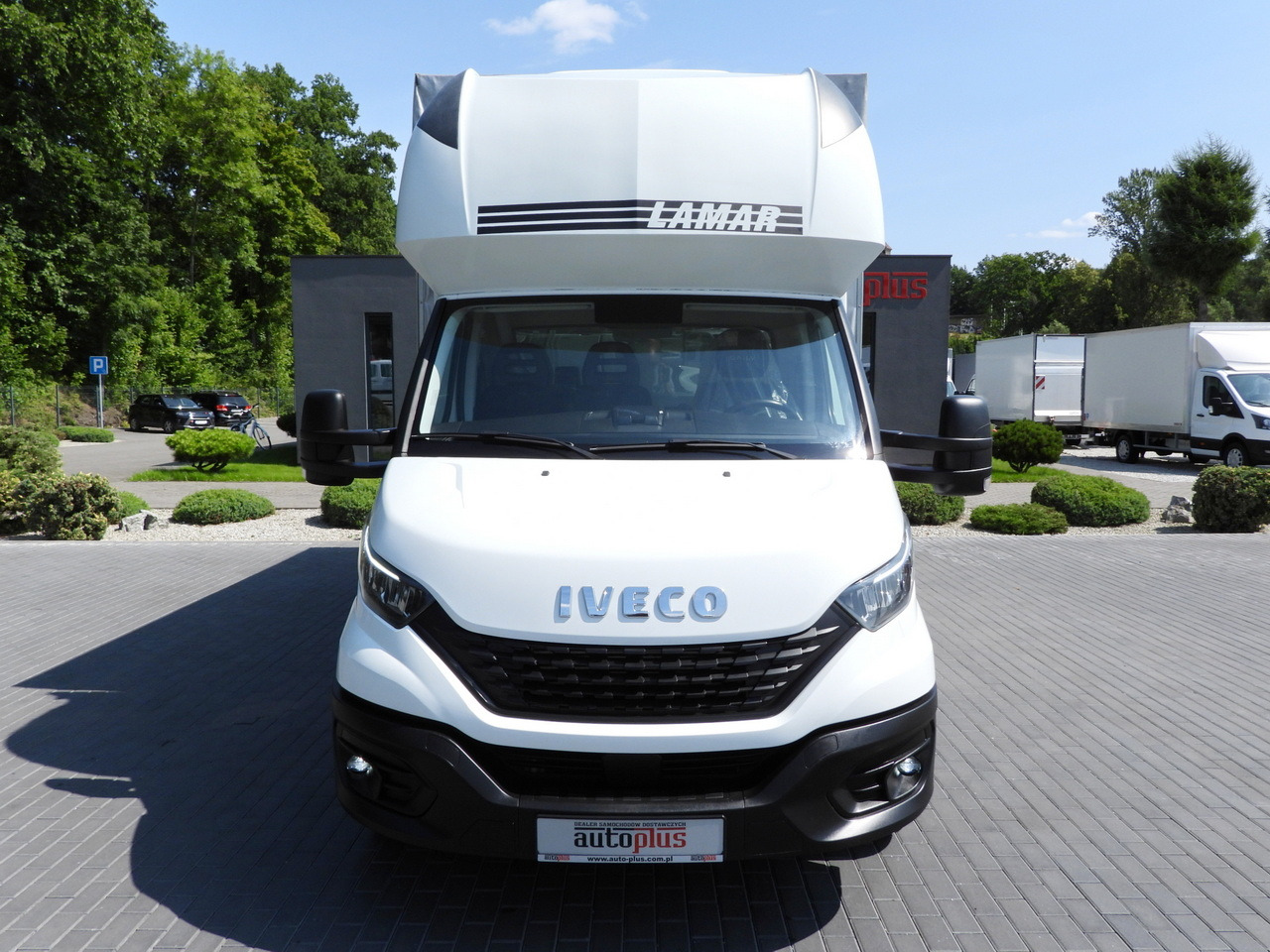 IVECO DAILY 35S18 TARPAULIN 10 PALLETS WEBASTO CRUISE CONTROL LED LIGHTS PNEUMATICS AIR CONDITIONING 180HP - Комбе со церада: слика 5 IVECO DAILY 35S18 TARPAULIN 10 PALLETS WEBASTO CRUISE CONTROL LED LIGHTS PNEUMATICS AIR CONDITIONING 180HP - Комбе со церада: слика 5