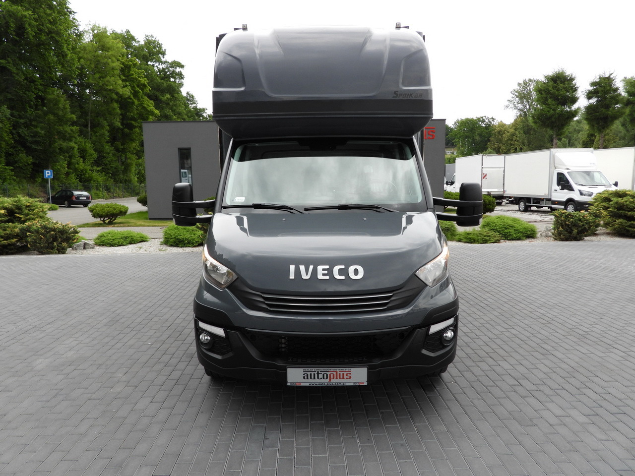 IVECO DAILY 35S18 TARPAULIN 10 PALLETS WEBASTO CRUISE CONTROL PNEUMATICS AUTOMATIC TRANSMISSION HI-MATIC AIR CONDITIONING 180HP - Комбе со церада: слика 5 IVECO DAILY 35S18 TARPAULIN 10 PALLETS WEBASTO CRUISE CONTROL PNEUMATICS AUTOMATIC TRANSMISSION HI-MATIC AIR CONDITIONING 180HP - Комбе со церада: слика 5